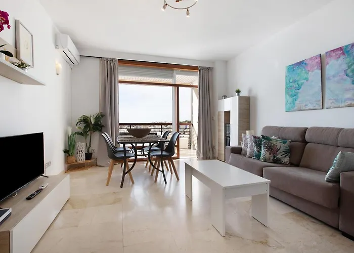 Superior One-Bedroom Apartment